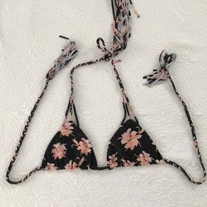 Acacia swimwear aloha print top size M